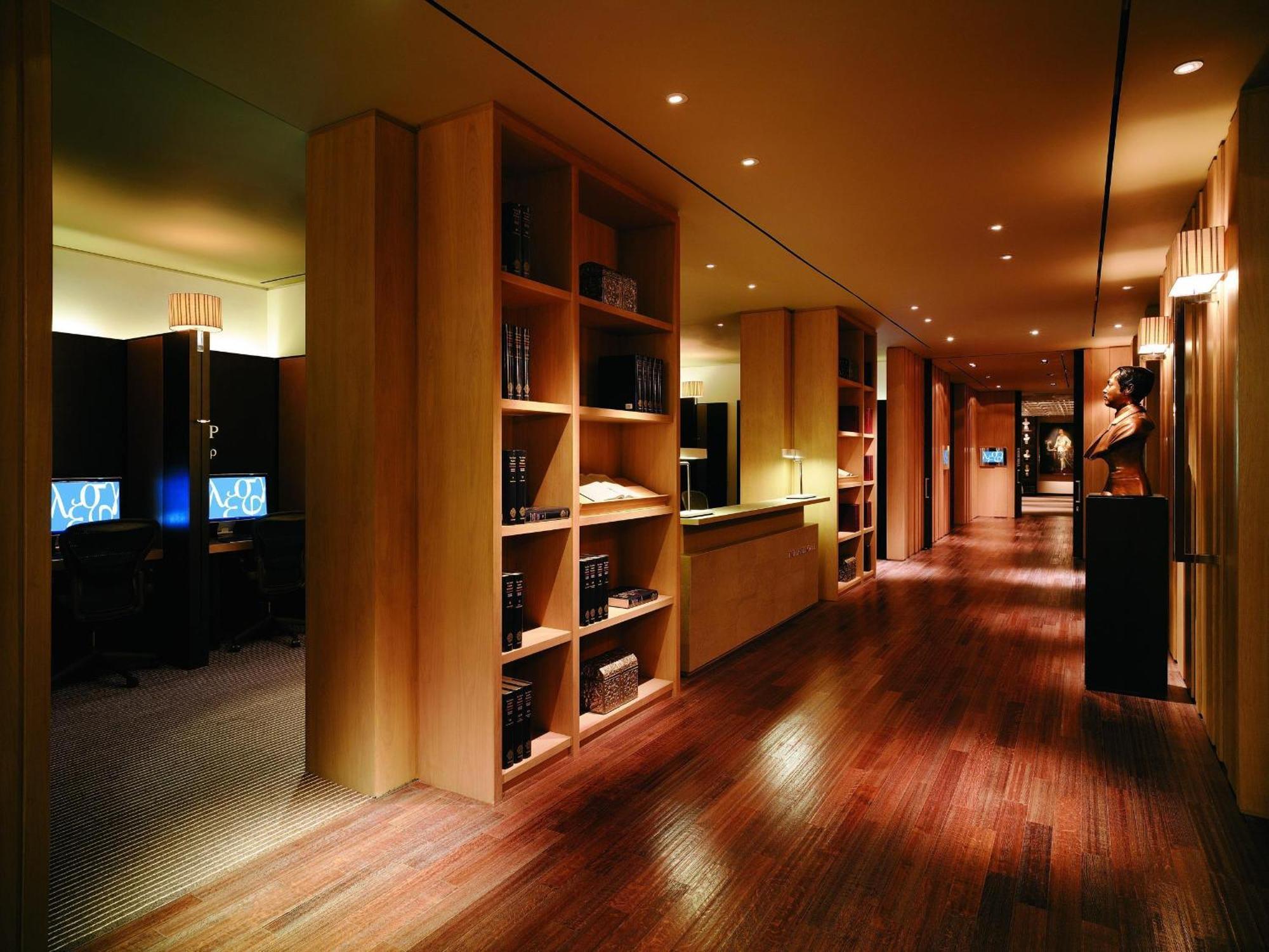 Grand Hyatt Erawan Hotel